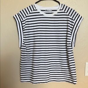 Zara Black and White Striped Short Sleeve Top